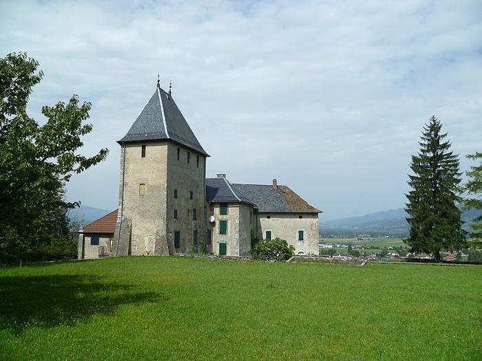 Le Château de Rumilly-sous-Cornillon à Saint-Pierre-en-Faucigny
