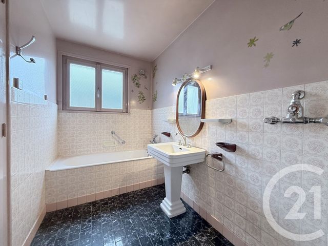 Appartement T4 à vendre - 4 pièces - 104.91 m2 - ST PIERRE EN FAUCIGNY - 74 - RHONE-ALPES - Century 21 Patrimoine Rochois