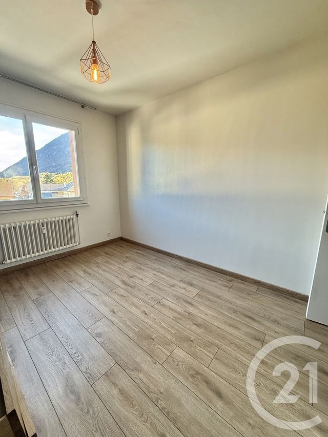 Appartement F3 bis à louer - 4 pièces - 78.46 m2 - ST PIERRE EN FAUCIGNY - 74 - RHONE-ALPES - Century 21 Patrimoine Rochois