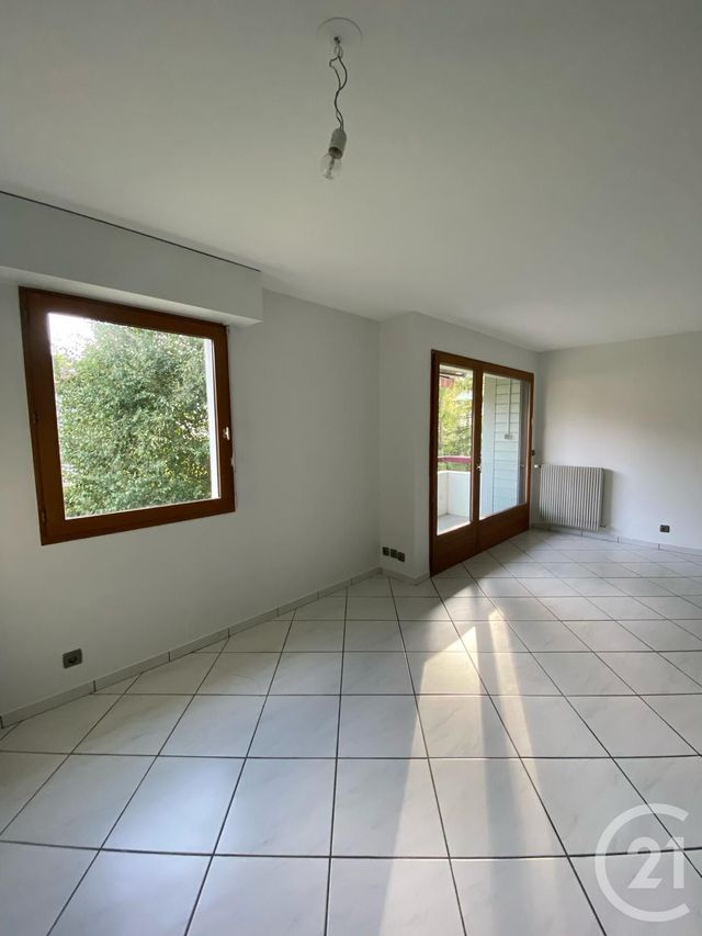 Appartement T2 à louer - 3 pièces - 65.36 m2 - LA ROCHE SUR FORON - 74 - RHONE-ALPES - Century 21 Patrimoine Rochois