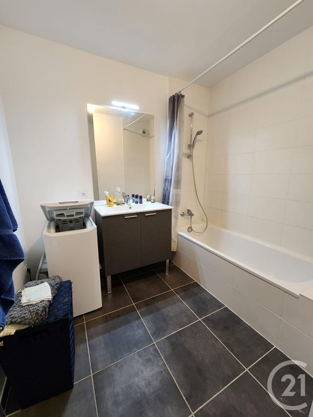 Appartement T2 à louer - 2 pièces - 40.13 m2 - ST PIERRE EN FAUCIGNY - 74 - RHONE-ALPES - Century 21 Patrimoine Rochois