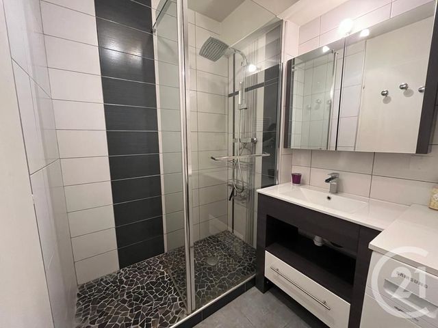 Appartement F3 à louer - 3 pièces - 64.7 m2 - ST PIERRE EN FAUCIGNY - 74 - RHONE-ALPES - Century 21 Patrimoine Rochois