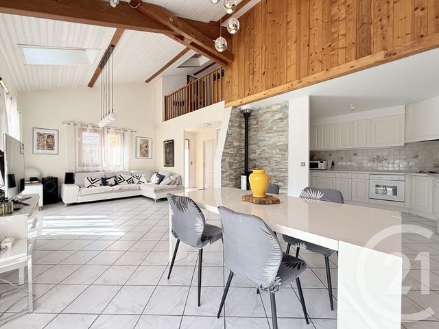 maison à vendre - 5 pièces - 111.0 m2 - ST PIERRE EN FAUCIGNY - 74 - RHONE-ALPES - Century 21 Patrimoine Rochois