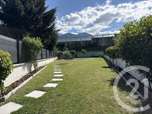 maison à louer - 5 pièces - 80.24 m2 - ST PIERRE EN FAUCIGNY - 74 - RHONE-ALPES - Century 21 Patrimoine Rochois