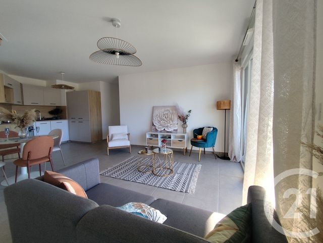 Appartement F4 à vendre - 4 pièces - 86.0 m2 - ST PIERRE EN FAUCIGNY - 74 - RHONE-ALPES - Century 21 Patrimoine Rochois