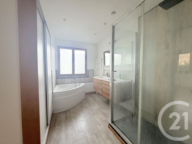 Appartement T4 à vendre - 4 pièces - 97.5 m2 - SCIONZIER - 74 - RHONE-ALPES - Century 21 Patrimoine Rochois