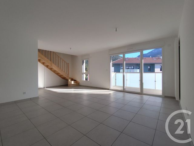 Appartement à vendre - 3 pièces - 69.1 m2 - ST PIERRE EN FAUCIGNY - 74 - RHONE-ALPES - Century 21 Patrimoine Rochois