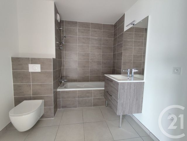 Appartement à vendre - 3 pièces - 69.1 m2 - ST PIERRE EN FAUCIGNY - 74 - RHONE-ALPES - Century 21 Patrimoine Rochois