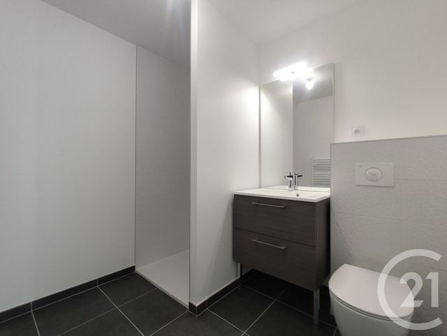 Appartement à vendre - 3 pièces - 73.94 m2 - ST PIERRE EN FAUCIGNY - 74 - RHONE-ALPES - Century 21 Patrimoine Rochois
