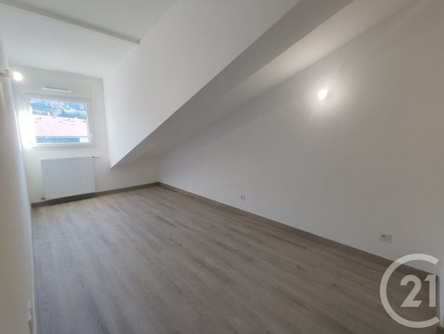 Appartement à vendre - 3 pièces - 73.94 m2 - ST PIERRE EN FAUCIGNY - 74 - RHONE-ALPES - Century 21 Patrimoine Rochois