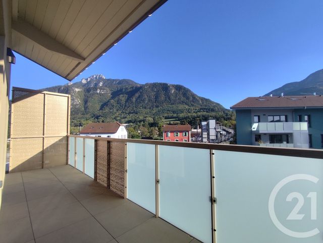 Appartement à vendre - 3 pièces - 73.94 m2 - ST PIERRE EN FAUCIGNY - 74 - RHONE-ALPES - Century 21 Patrimoine Rochois