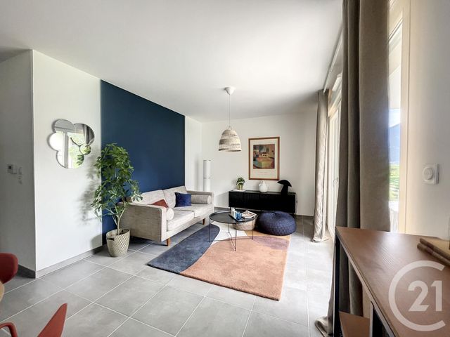 Appartement F4 à vendre - 4 pièces - 100.0 m2 - ST PIERRE EN FAUCIGNY - 74 - RHONE-ALPES - Century 21 Patrimoine Rochois